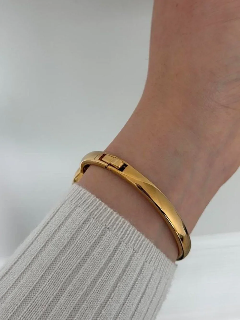 SKU:0613 vintage vibe gold metal bracelet watch Stainless steel + gift bag